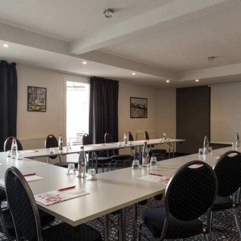 Salle de réunion pour séminaires et réceptions | Hôtel Acadine au Neubourg en Normandie Salle de réunion pour séminaires et réceptions | Hôtel Acadine au Neubourg en Normandie