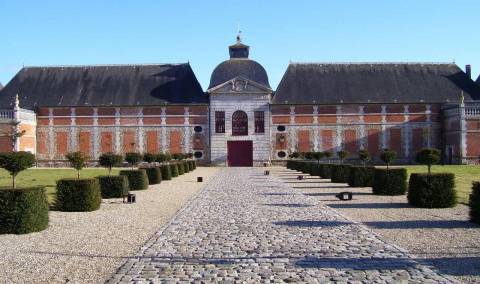 Château du Champ de Bataille à 6 km de l'hôtel | © Stanzilla - CC BY 3.0 Château du Champ de Bataille à 6 km de l'hôtel | © Stanzilla - CC BY 3.0